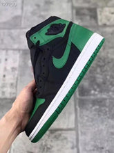 Load image into Gallery viewer, Fashion womens sneakers breathable sports shoes