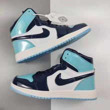 Load image into Gallery viewer, High Top Sneaker Shoes Sports Shoes Sneakers Skateboard Shoes Basketball Shoes
